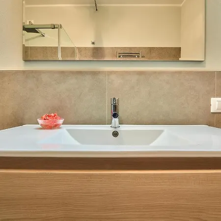 Il Sole House Feriehus Lierna